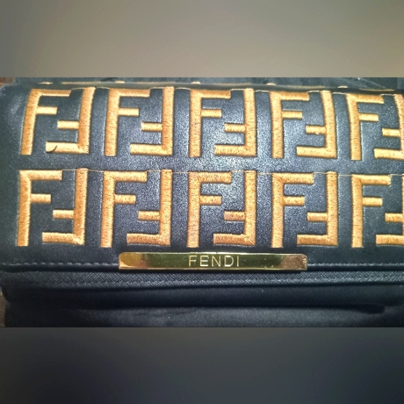 Fendi Wallet - Picture 1 of 6